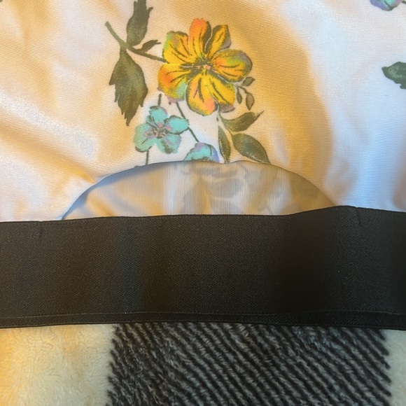 Justice Floral Cropped Rashguard with Cutout. Size L (12/14) - Picture 6 of 12